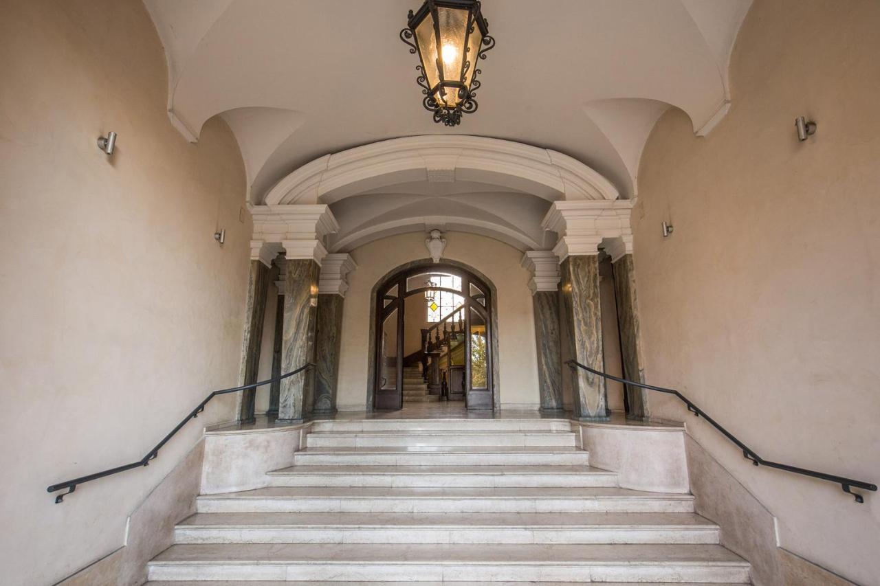 Palazzo Marescalchi Belli, Vicino Piazza Di Spagna Řím Exteriér fotografie